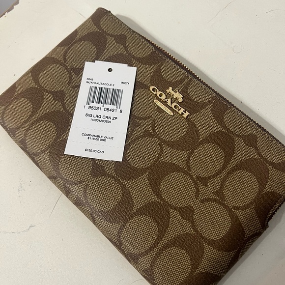 Coach wristlet - Picture 7 of 8